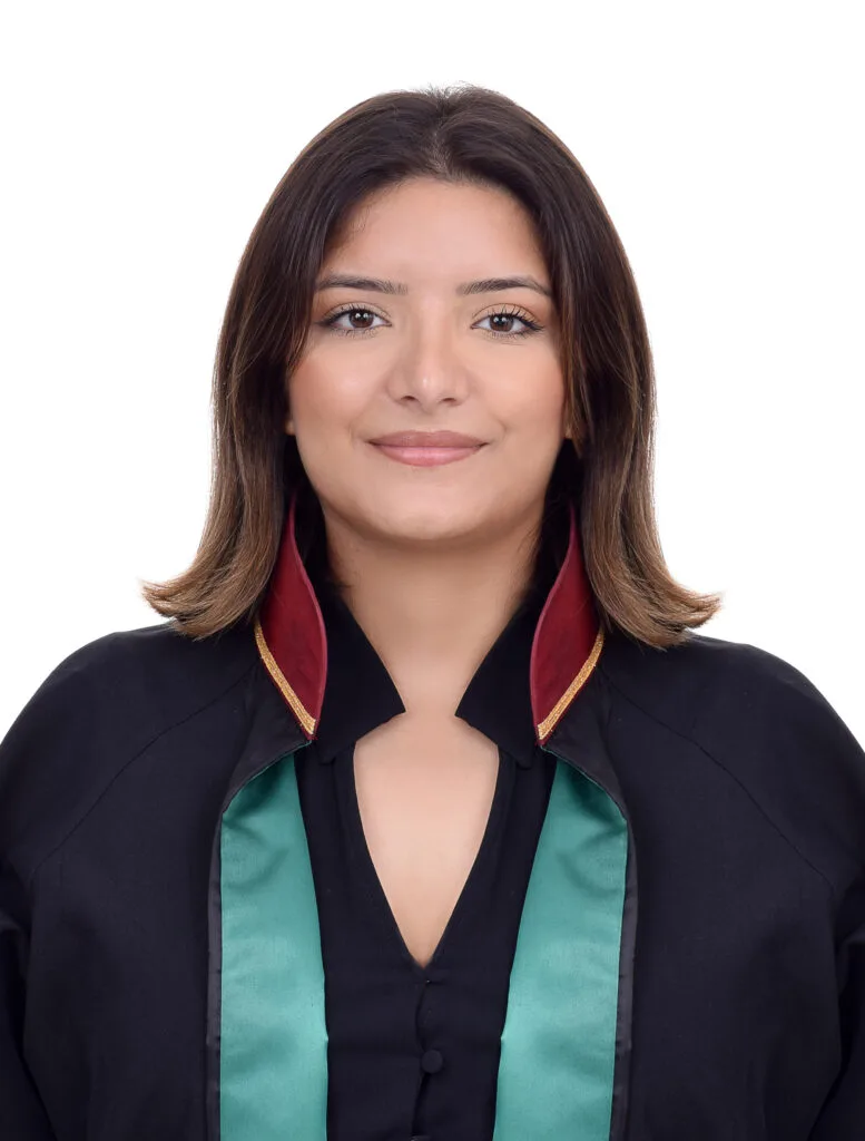 Mersinli avukat Helin Dilsiz resmi portre fotoğrafı